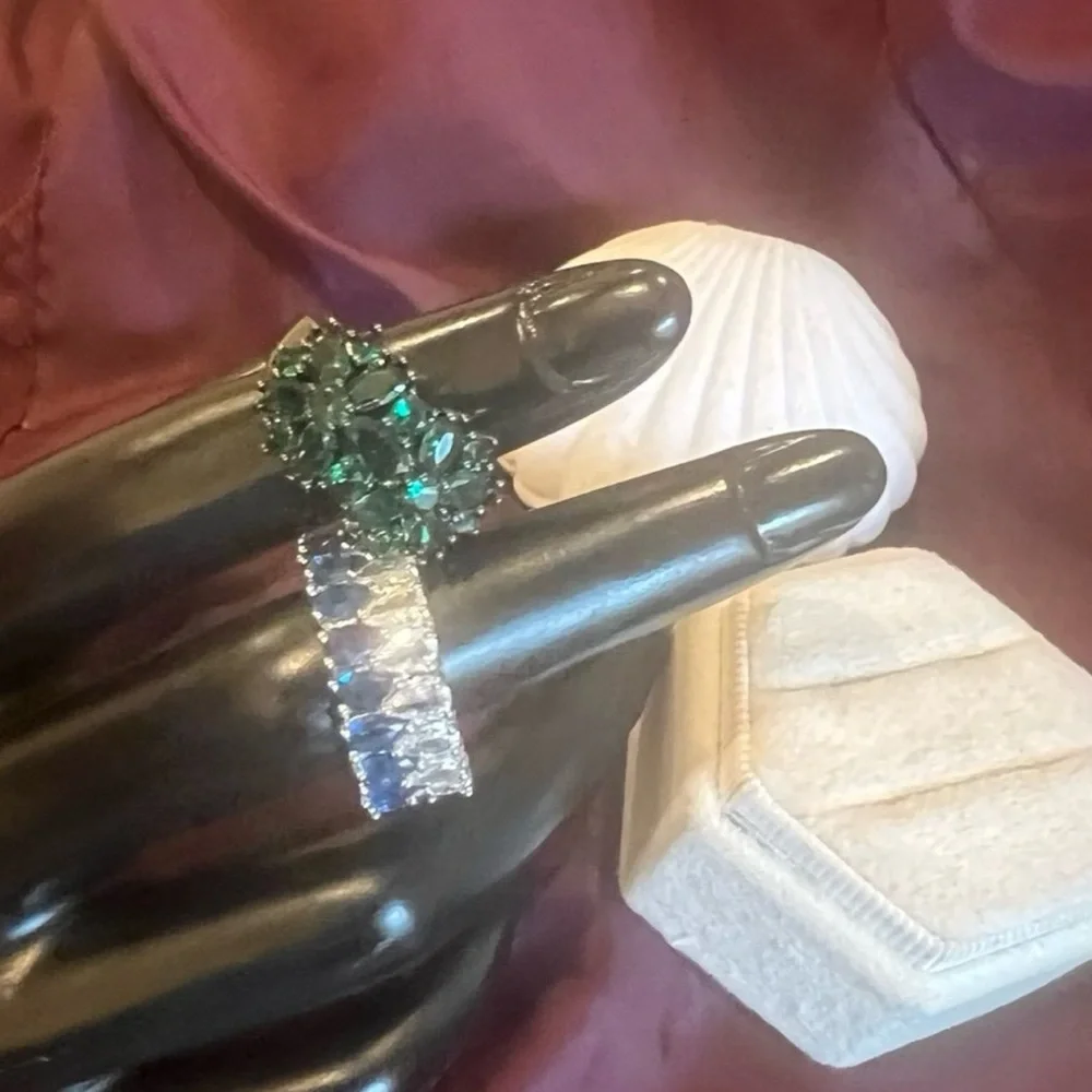 Hematite finish emerald crystals floral size 8 ring HRFG1